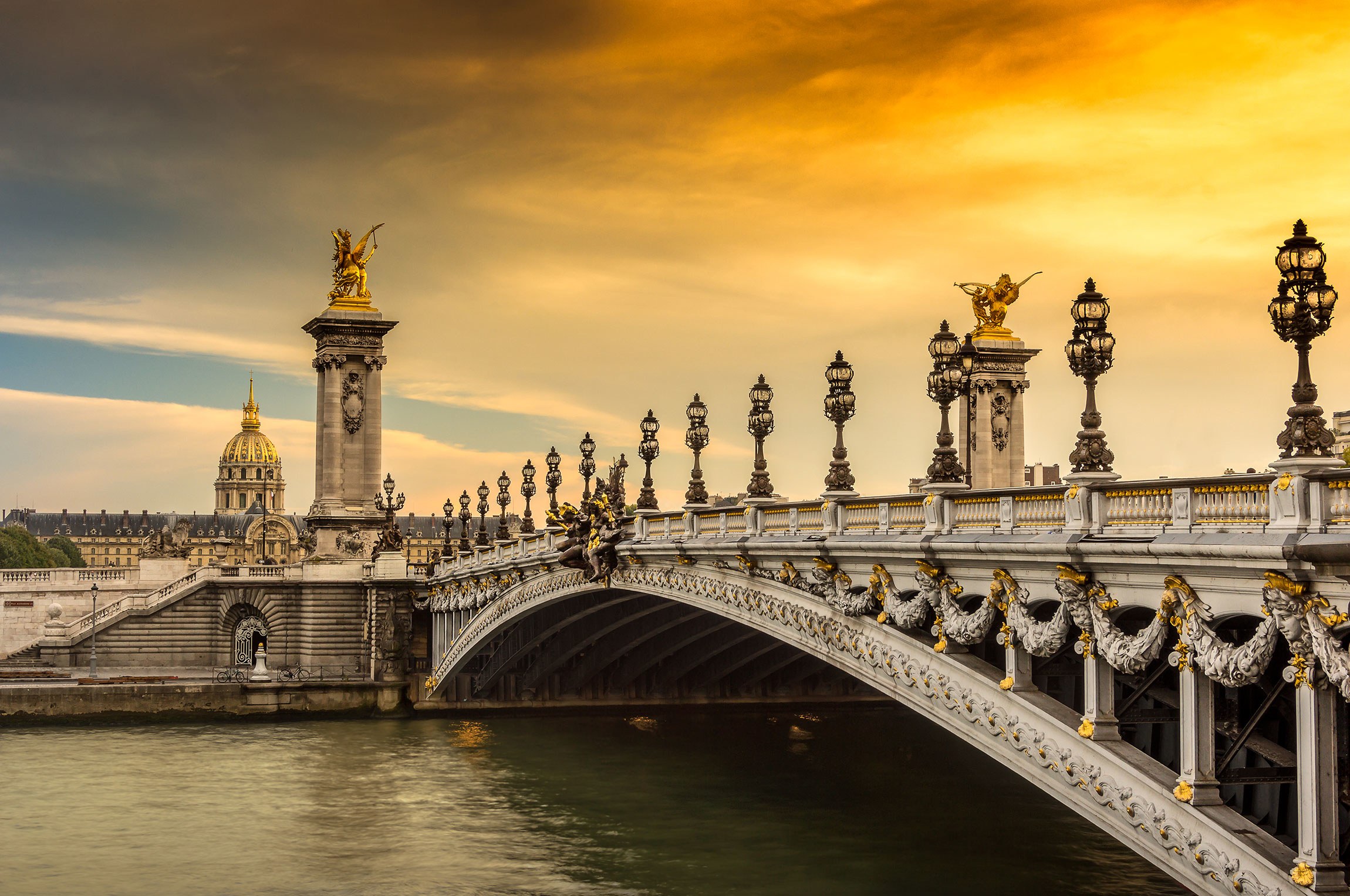 Une véritable expérience parisienne - Le Pont Alexandre III - Hôtel des